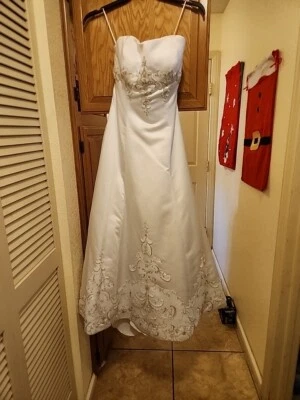 Vestido de novia David Mon Cheri talla 12 ver fotos con tren Foto 1 de 4