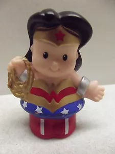 FISHER PRICE LITTLE PEOPLE DC SUPER HEROES FRIENDS WONDER WOMAN - Picture 1 of 2