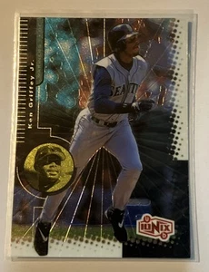 Upper Deck Ionix Ken Griffey Jr. 1999 Carta campione #100 Seattle Mariners - Foto 1 di 2