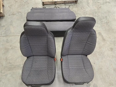 2000-2001 Jeep Cherokee Complete Seat Set (Cloth) Driver Seat Small Rip. Foto 1 de 4