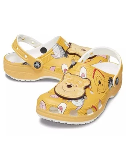 Disney Winnie Puuh Clogs für Erwachsene von Crocs M7 W9 Neu - Bild 1 von 7