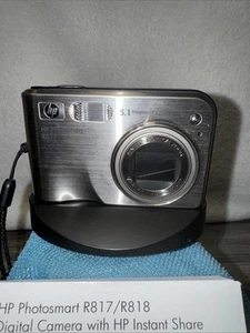 HP Photosmart R817 5.1MP Kompakt Digitalkamera Ladestation und Handbücher funktionieren - Bild 1 von 16