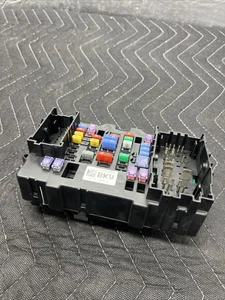 OEM 2015-2019 GMC Sierra 2500 Passenger Right Dash Fuse Box 23443944 - Picture 1 of 9