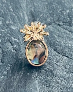 Anillo de cartílago P2GO 316L SS con colgante de piña azul con ópalo simulado - Imagen 1 de 4