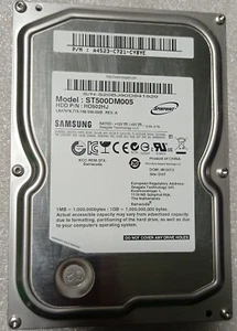 Disco rigido 500 GB SATA Samsung Spinpoint ST500DM005 7200rpm cache 16 MB 3,5" - Foto 1 di 1