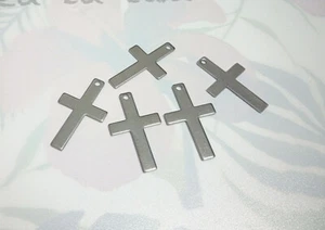 5pz charms ciondoli  croce in acciaio inox 36X22mm colore argento scuro bijoux - Foto 1 di 1
