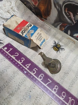 Conjunto de diafragma NOS 3744549 1974 Dodge Truck 360 2bbl. - Imagem 1 de 4