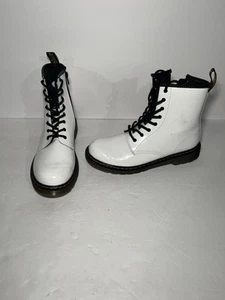 Dr. Martens Lace Up 1460Y Doc White Combat Boots Male 6, Womens Size US 7 - Picture 1 of 9