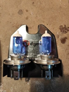 Coppia Lampade h4 luce bianca - Foto 1 di 2