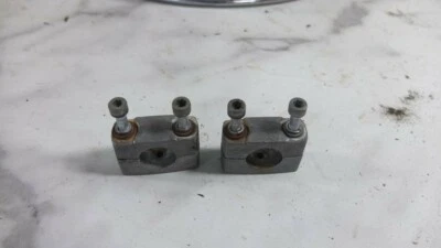 90 Jawa 210 Sport Alley Cat ciclomotor manillar manillar abrazaderas soportes  Foto 1 de 4