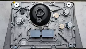 Genuine Bosch ADBLUE/DEF Dosing Pump/Injection Module For DAF CF 75 85 XF105 - Picture 1 of 3
