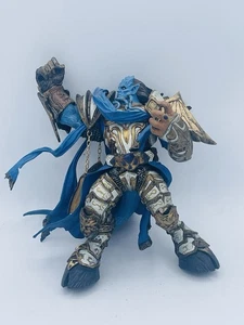DC Unlimited World of Warcraft Vindicator Maraad Deluxe Collector Figure WoW OOP - Picture 1 of 2