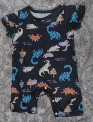 Corto Todo, Tema Dinosaurio, Negro, 6-12 Meses, Perfecto Estado, Artículo #82 Foto 1 de 2