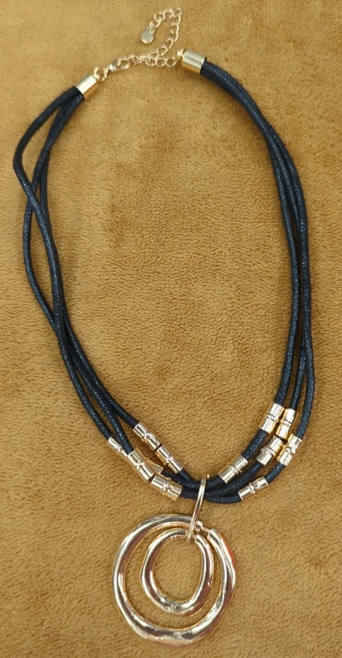 Collar Style & Co - Herrajes de oro collar de tela negra colgante orbital en capas Foto 1 de 1