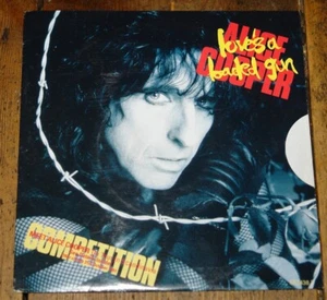 ALIC COOPER LOVE'S A LOADED GUN b/w FIRE UK 7" 1991 W/ SEALED STICKERED SLEEVE - Picture 1 of 2