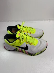 Scarpe da allenamento Nike Metcon 2 Flywire Volt & Pink Blast da donna taglia 7,5 Crossfit - Foto 1 di 8
