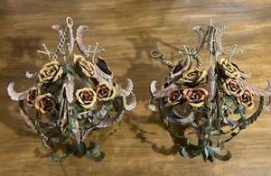 2-Candelabro colgante votivo de metal rosas pintadas Tole francés en mal estado - Imagen 1 de 16