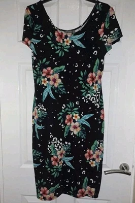 Ladies Black Floral Print Dress Primark Size 18 VGC - Image 1 of 4