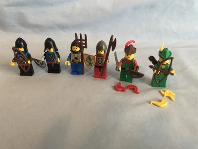 LEGO set 6103 Castle Mini Figures VINTAGE CASTLE 100% complete Falcon Forestmen - Image 1 of 4