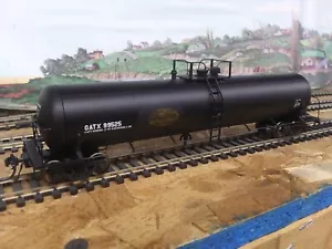 HO Atlas Master GATX 20700 Gal. Non-insulated Tank Car GATX 99525 #20000089 - Picture 1 of 10