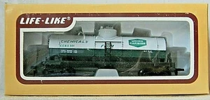 Life-Like Single-Dome Tank Car ~ Union Carbide Chemicals ~ Rd# CCBX 501 IOB - HO - Picture 1 of 5