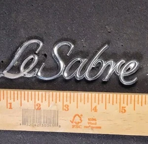 Vintage OEM Buick LeSabre Emblem Badge With Pins Multiples - Foto 1 di 2