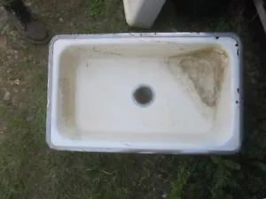 Vintage 1942 CAST IRON PORCELAIN DROP IN SINK 19X31 8 INCHES DEEP CENTER DRAIN - Picture 1 of 9