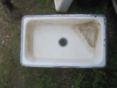 Fregadero de porcelana de hierro fundido 1942 vintage 19X31 8 pulgadas drenaje central profundo Foto 1 de 4