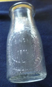 Vintage Dairy Milk Bottle by Heritage Company 1/2 Pint Pebbled Glass Since 1810 - Picture 1 of 5