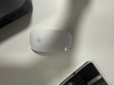 Apple Magic Mouse 2 Bluetooth Wireless Weiß-Silber A1657 - Bild 1 von 2