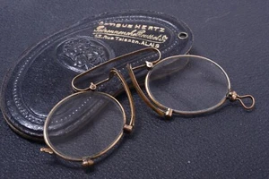 ✅ ANTIQUE PINCH, PINCE NEZ READING NOSE GLASSES GOLD FRAME APP. +1.5 DIOPTER - Picture 1 of 3