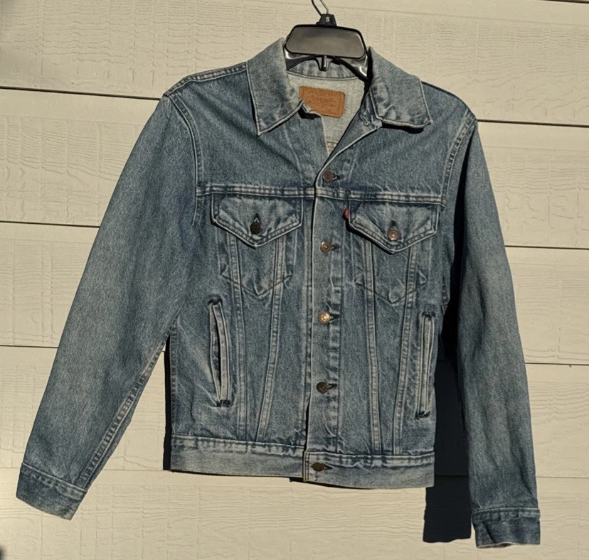 Chaqueta de Camionero Levi's De Colección S Años 80 Denim Hecha en EE. UU. Azul Jean Desteñido Pequeña Foto 1 de 4