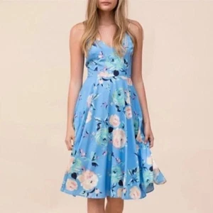YUMI KIM Moonlight Cocktail Dress in Sky Blue Floral Rose Garden M - Picture 1 of 15