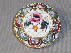 VINTAGE HANDCRAFTED MOSAIC PIN WITH FLOWERS - DAISY & PINK ROSE - MADE IN ITALY - Picture 1 of 3