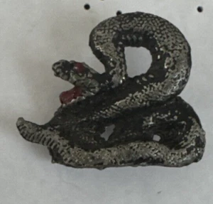Spilla giubbotto serpente moto 1”x1” - Foto 1 di 3