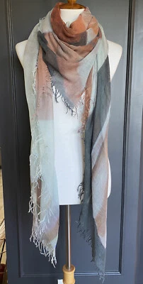 Nuevo Auténtico Chan Luu Artist Series Girasoles Cachemira Seda Bufanda Color: Multi Foto 1 de 4