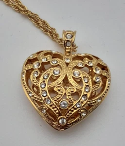 Goldfarbener Herz Anhänger mit Strass 14" Tropfen Netz 28" Kette - Bild 1 von 10