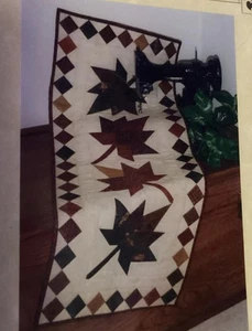 MOTIVO TRAPUNTA STITCHIN' FRIENDS - ELEGANZA AUTUNNALE #995 - 15” x 37” - Foto 1 di 6