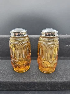 LE Smith Moon & Star Amber Shaker Set with Metal Lids Mid Century Salt & Pepper - Picture 1 of 9