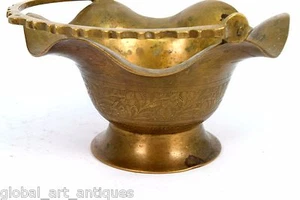 Vintage Beautiful Hand Crafted Brass Decorative Dry Fruit Basket. G66-571 - Picture 1 of 9