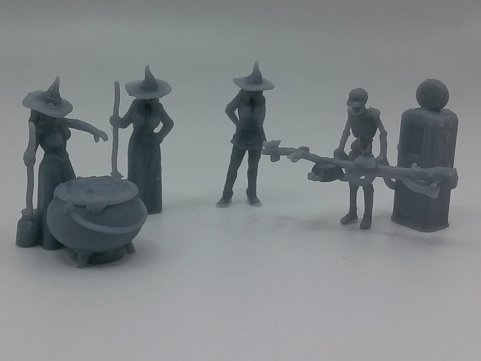 'Hexen' (unbemalt)- Modelleisenbahn Figuren H0 1/87 - Bild 1 von 1