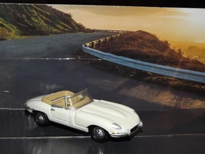 1961 1975 JAGUAR E -TYPE XK-E BRITISH CONVERTIBLE DIE CAST ROADSTER! - Picture 1 of 4