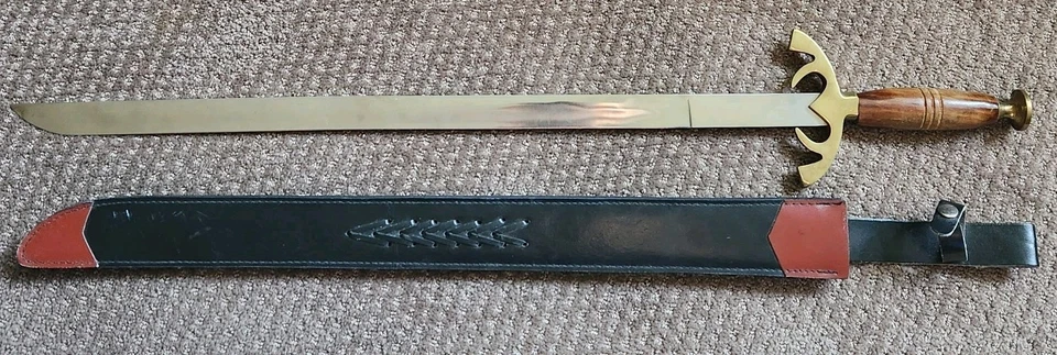 Espada Pakistán 33" con funda de cuero 26"-latón y mango de madera vintage Foto 1 de 1
