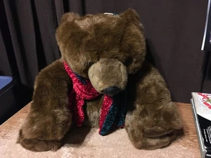 LARGE CHRISTMAS BROWN BEAR W GREEN RED SCARF MTY INTERNATIONAL 14" / WRONGWAY052 - Picture 1 of 10
