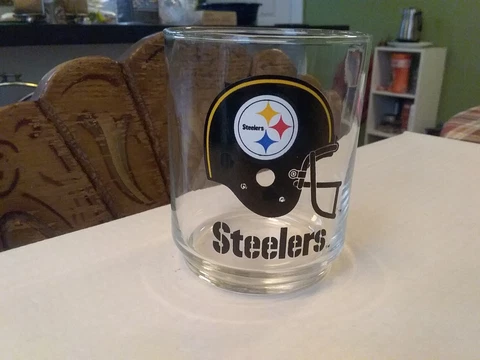 RARE VINTAGE PITTSBURGH STEELERS HELMET COCKTAIL GLASS TUMBLER NFL PICKETT WATT Cover