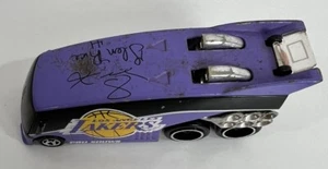 Autographed Hot Wheels Los Angeles Lakers #8 Kobe Bryant Glen Rice #41 - Imagen 1 de 9