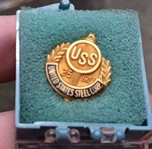 Spilla premio vintage USS United States acciaio oro 10 carati 25 anni acciaio americano e filo - Foto 1 di 4