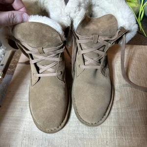 Ugg Weylyn Shearling Cuff Ankle Boots Chestnut Suede Size 8.5 - Picture 1 of 7