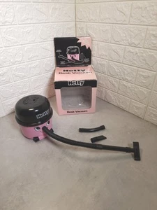 Mini Hetty Hoover Schreibtisch Staubsauger Spielzeug - Neuheit Büro Schreibtisch Reiniger - Originalverpackt - Bild 1 von 6