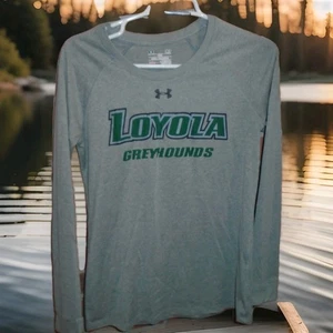 LOYOLA GREYHOUNDS WOMANS UNDER ARMOUR LONGSLEEVE TSHIRT SIZE SMALL - Picture 1 of 3